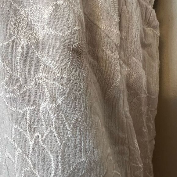 Plum Pretty Sugar Tank Top - Picture 3 of 4